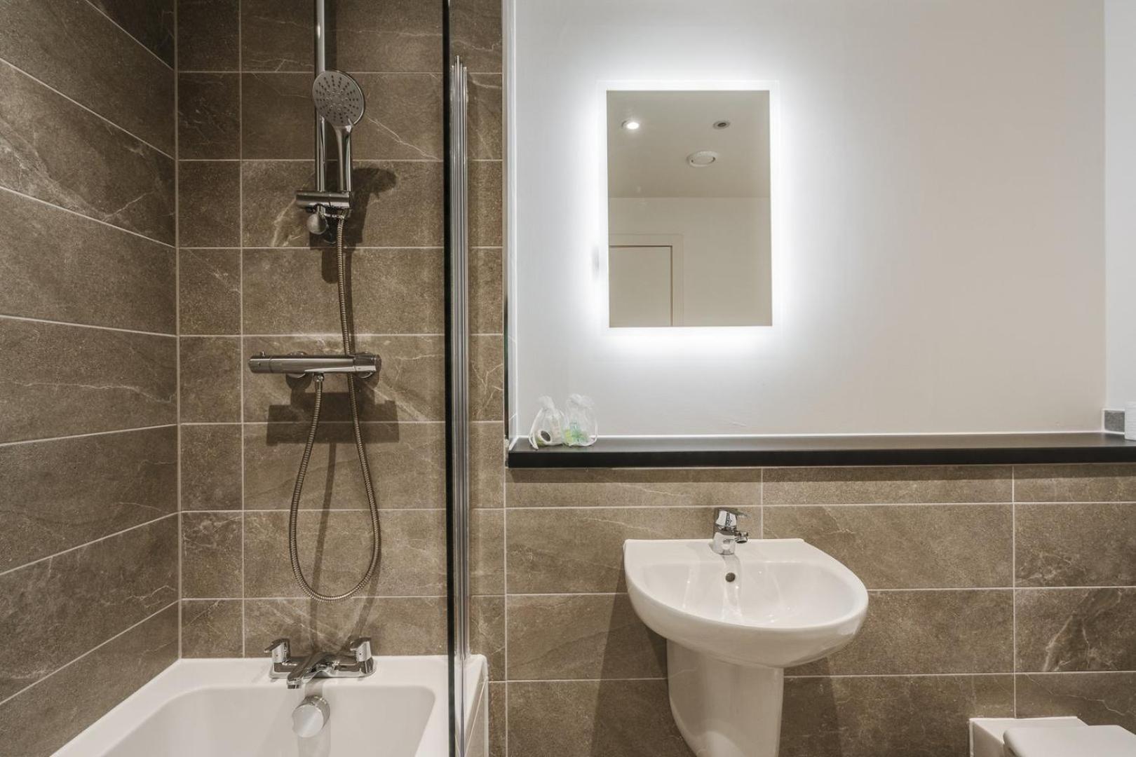 Guestready - Urban Refuge In Vauxhall, No Wifi Liverpool Exterior foto